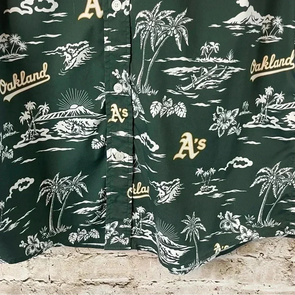 Reyn Spooner Men's M Oakland Athletics A's Kekai Performance Button Front Shirt